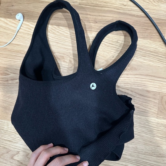 90 Degrees byreflex scalloped cropped Razorback tank top w built-in sports bra - Picture 4 of 6